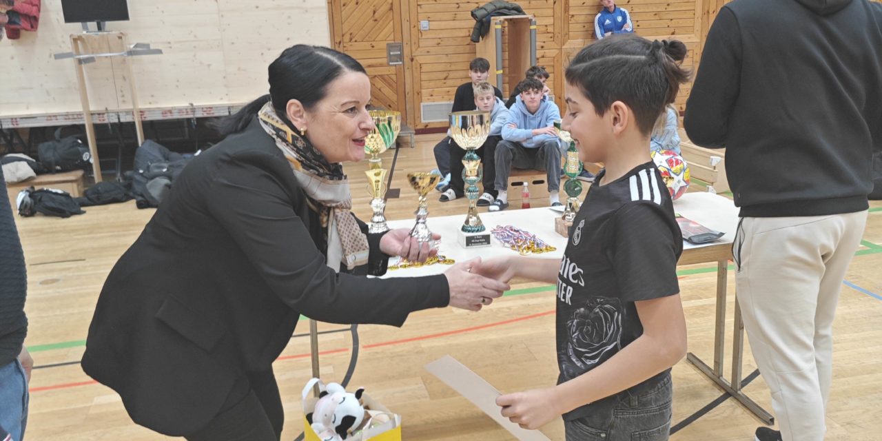 Fußball: Volksschulcup 2024