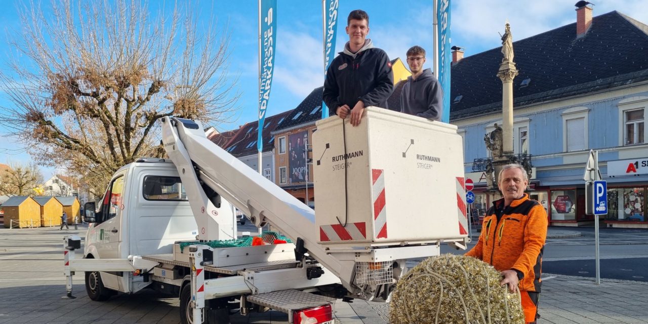 Weihnachtsbeleuchtung wird abgebaut