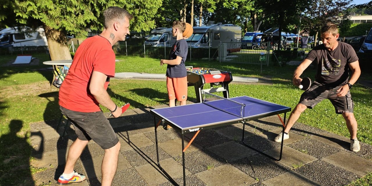 Minigolf Leibnitz – Freizeitvergnügen im Schatten der Bäume des Stadtparks