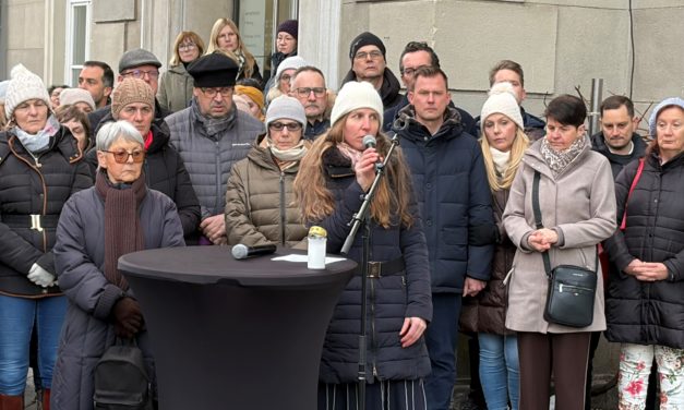 Gemeinsames Gedenken an Johanna G.: Ein starkes Zeichen gegen Gewalt an Frauen