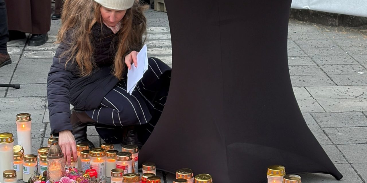 Gemeinsames Gedenken an Johanna G.: Ein starkes Zeichen gegen Gewalt an Frauen