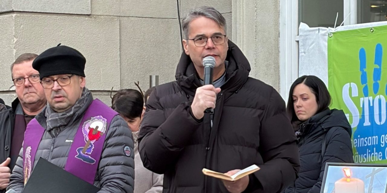 Gemeinsames Gedenken an Johanna G.: Ein starkes Zeichen gegen Gewalt an Frauen