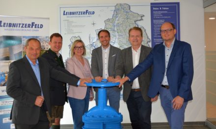 Übergabe an der Spitze der Leibnitzerfeld Wasserversorgung