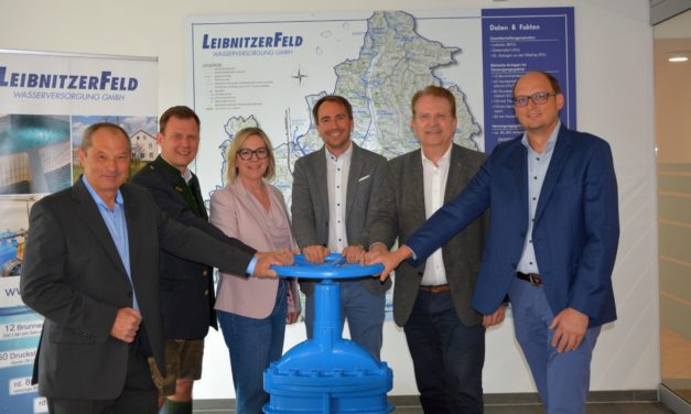 Übergabe an der Spitze der Leibnitzerfeld Wasserversorgung