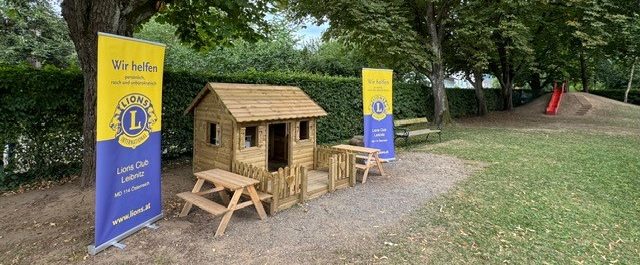 Lions Club Leibnitz übergibt Spielhaus an den Kindergarten Sumsi