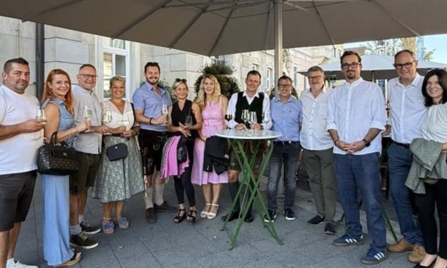 Sommer, Genuss & Tradition: Das Leibnitzer Klapotetzfest begeisterte am Hauptplatz
